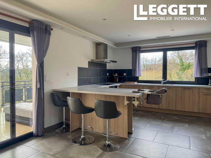 Image No.7-4 Bed House for sale