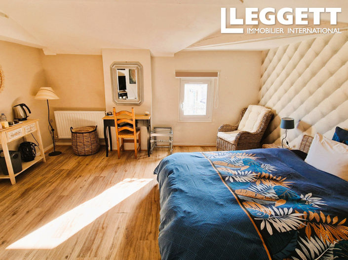 Image No.4-6 Bed House for sale