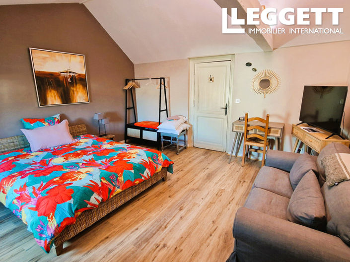 Image No.5-6 Bed House for sale