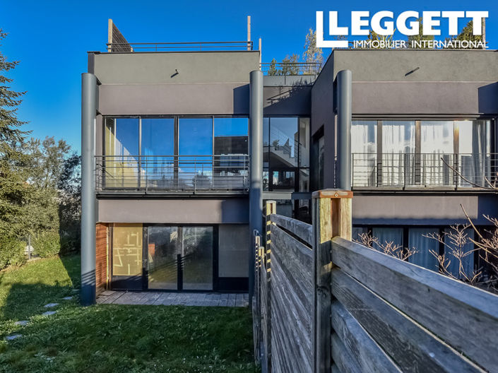 Image No.2-4 Bed House for sale