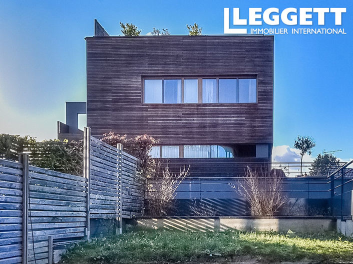 Image No.3-4 Bed House for sale