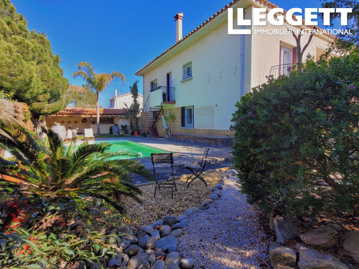 Image No.2-4 Bed House for sale