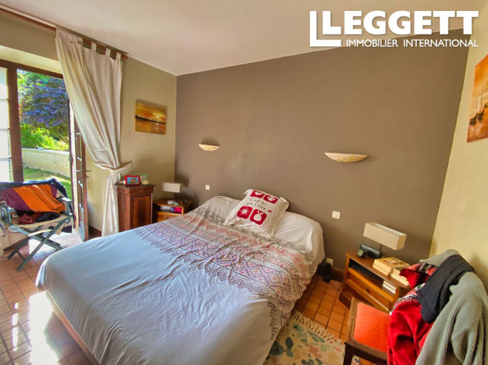 Image No.9-5 Bed House for sale