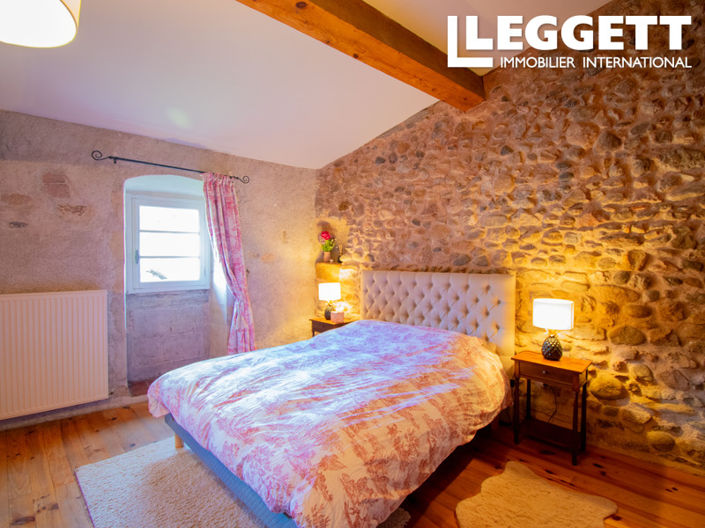 Image No.10-7 Bed House for sale