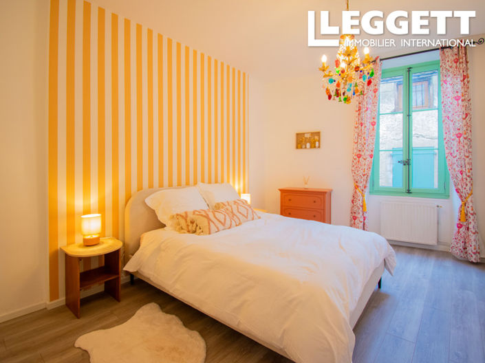 Image No.5-7 Bed House for sale