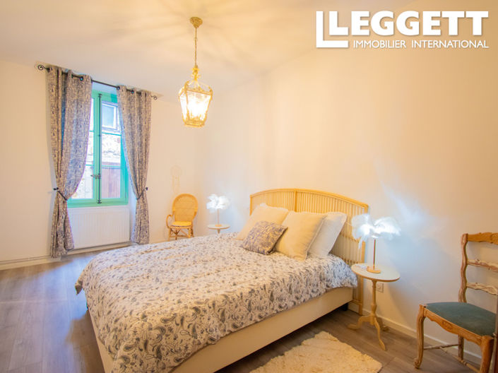 Image No.6-7 Bed House for sale