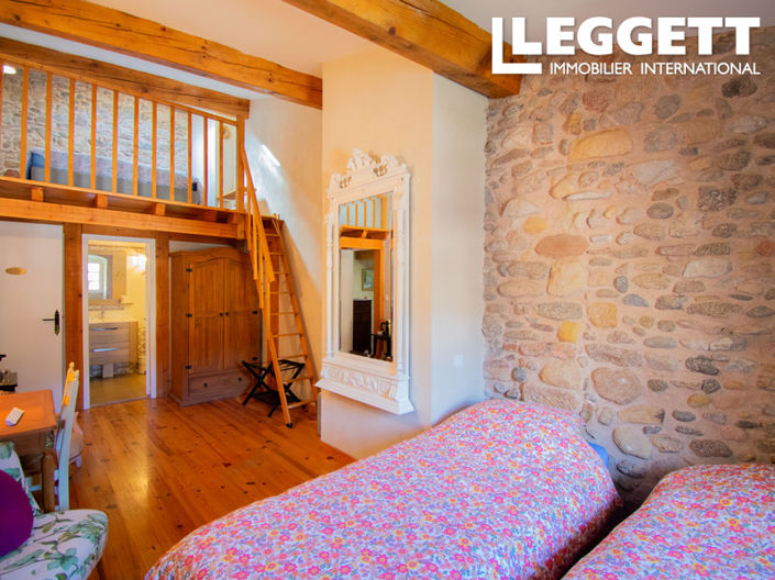 Image No.9-7 Bed House for sale