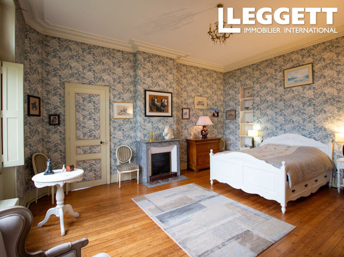 Image No.7-8 Bed Chateaux for sale