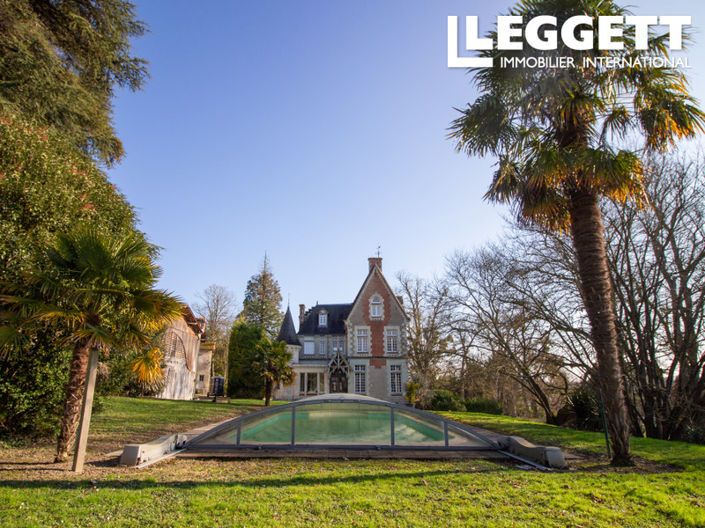 Image No.9-8 Bed Chateaux for sale