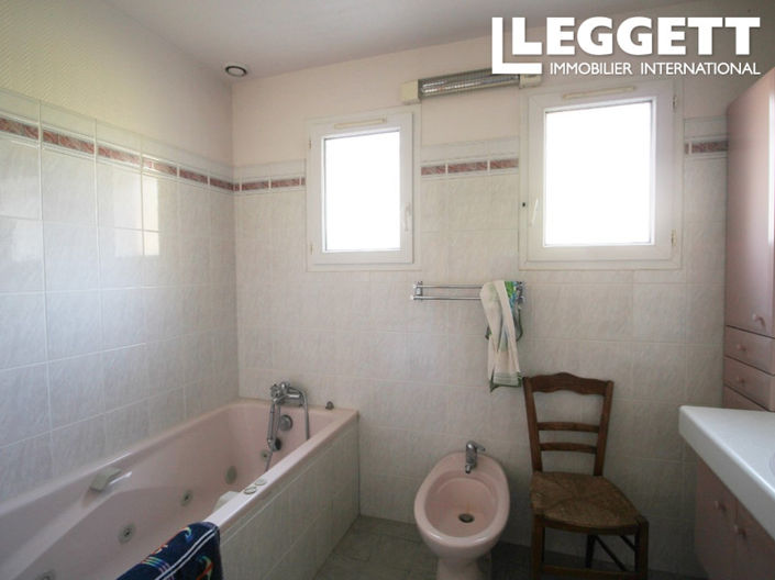 Image No.8-4 Bed House for sale