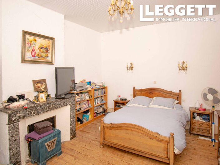 Image No.6-5 Bed House for sale