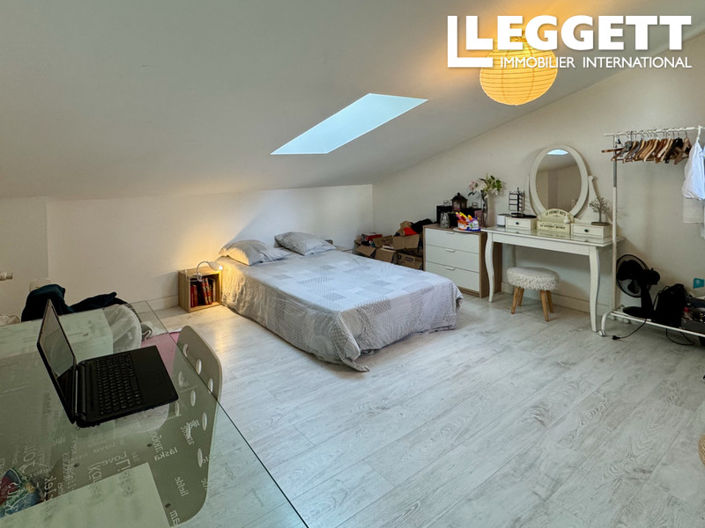 Image No.7-5 Bed House for sale