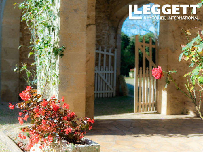 Image No.6-4 Bed House for sale