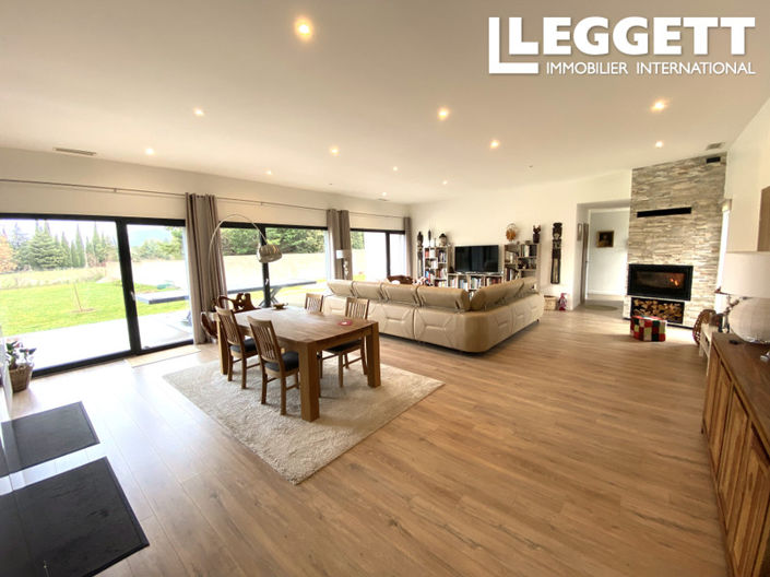 Image No.1-4 Bed House for sale