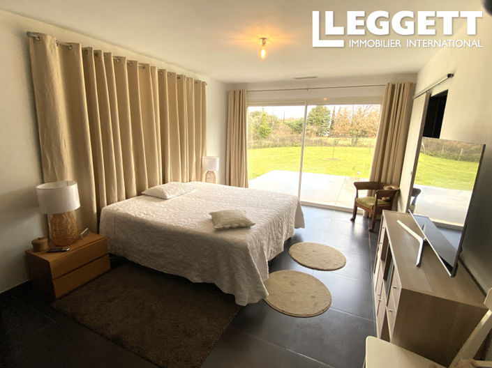 Image No.3-4 Bed House for sale