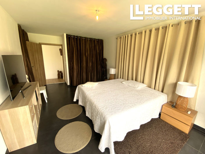 Image No.4-4 Bed House for sale