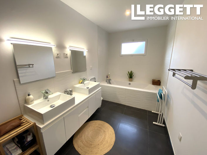 Image No.5-4 Bed House for sale