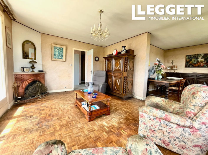 Image No.6-5 Bed House for sale