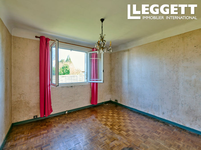 Image No.5-5 Bed House for sale