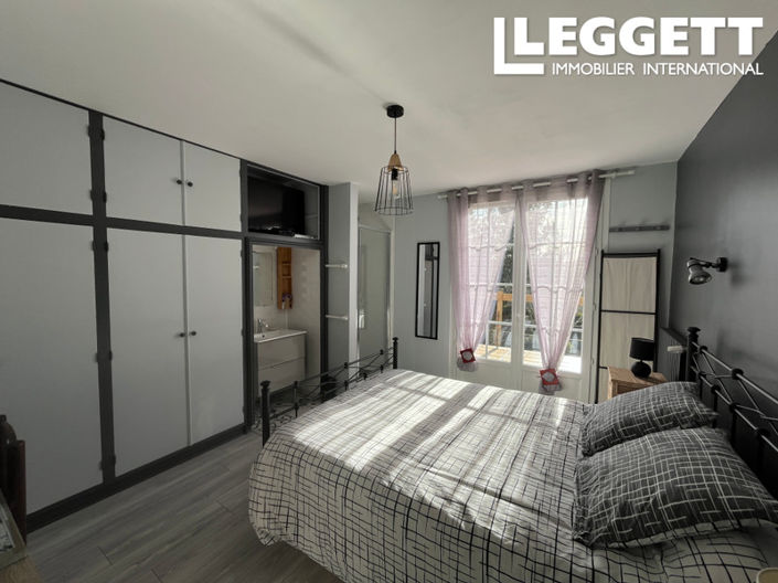 Image No.8-5 Bed House for sale