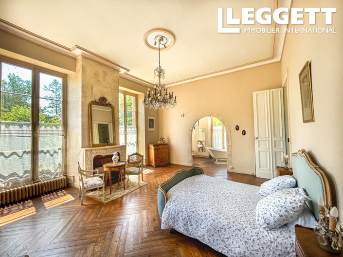 Image No.10-24 Bed Chateaux for sale