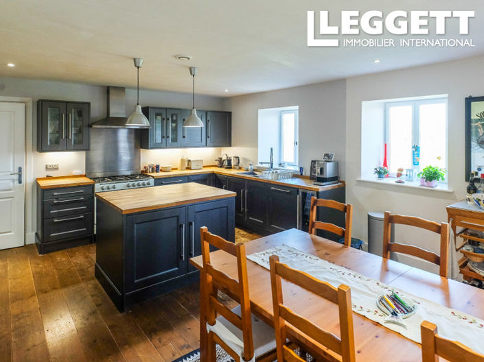 Image No.6-5 Bed House for sale