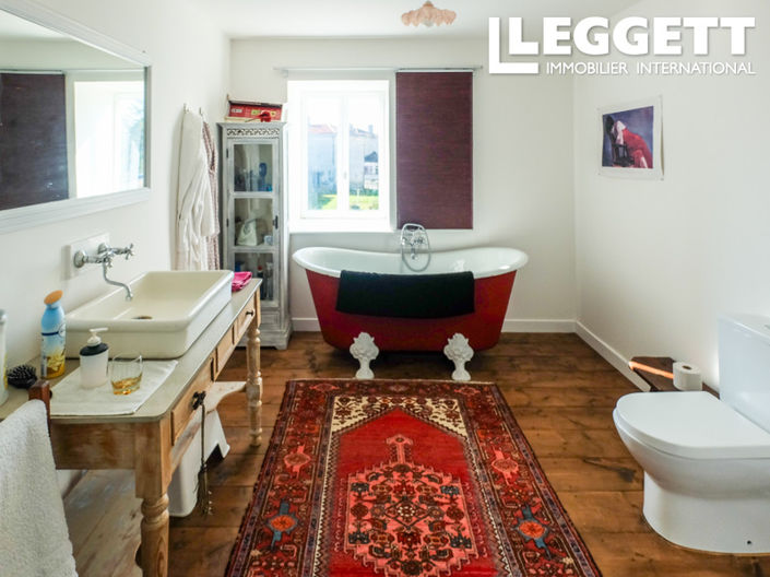 Image No.9-5 Bed House for sale