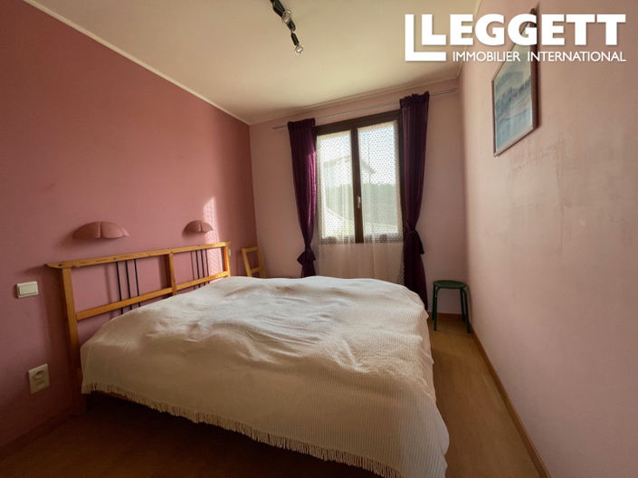 Image No.9-5 Bed House for sale