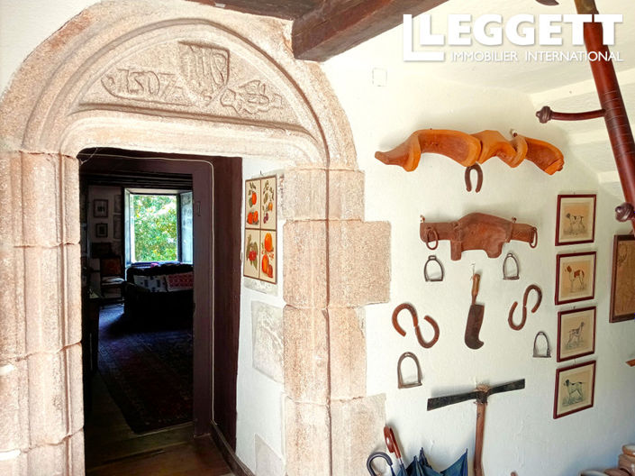 Image No.6-6 Bed House for sale