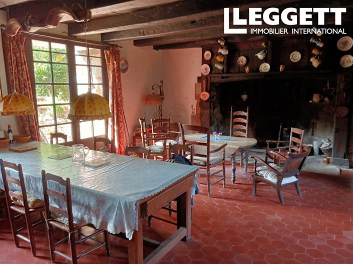 Image No.8-6 Bed House for sale