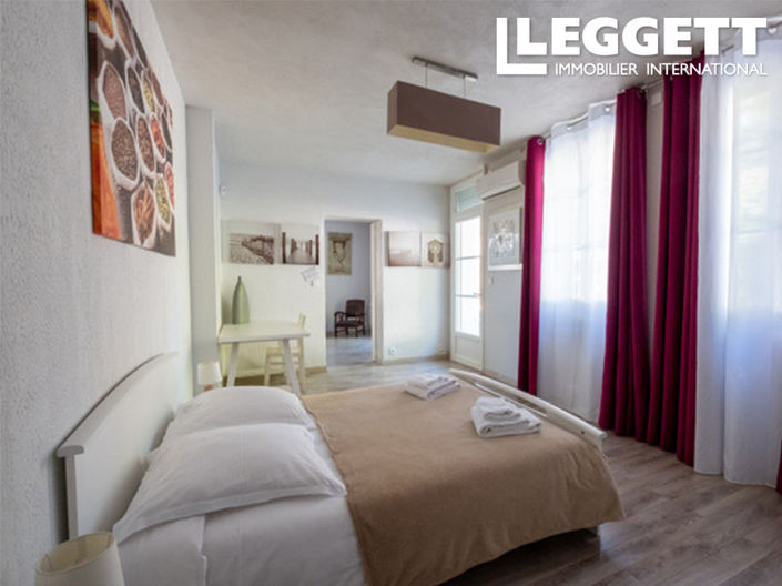 Image No.6-16 Bed Chateaux for sale