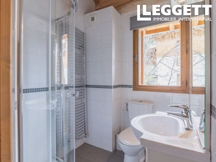 Image No.10-5 Bed House for sale