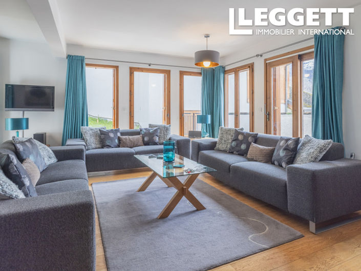 Image No.2-5 Bed House for sale