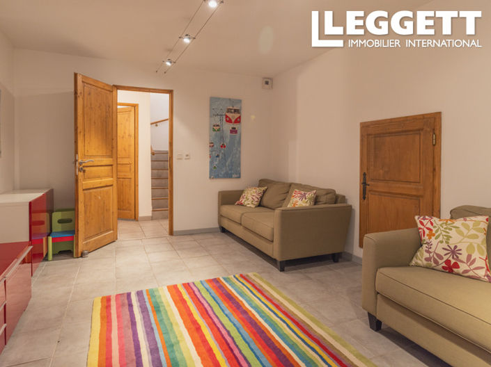 Image No.4-5 Bed House for sale