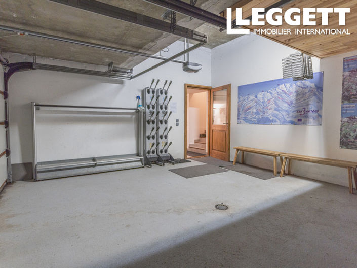 Image No.7-5 Bed House for sale