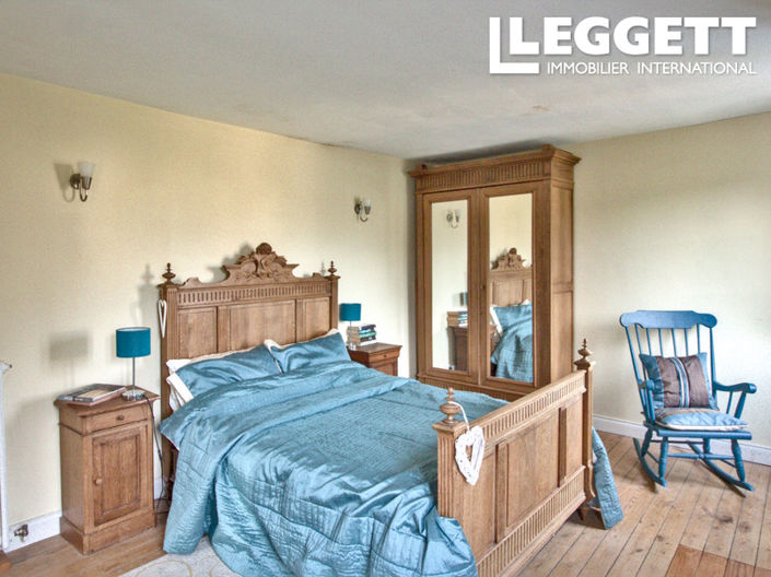 Image No.6-4 Bed House for sale