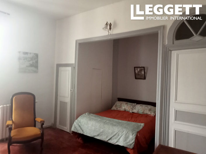 Image No.8-8 Bed House for sale