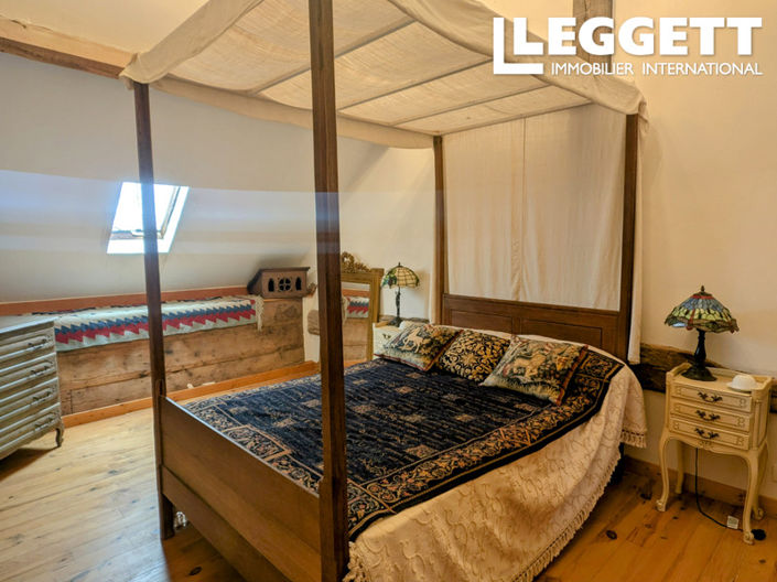 Image No.8-3 Bed House for sale