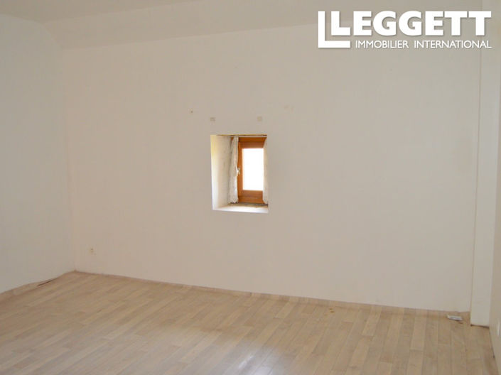 Image No.4-2 Bed House for sale