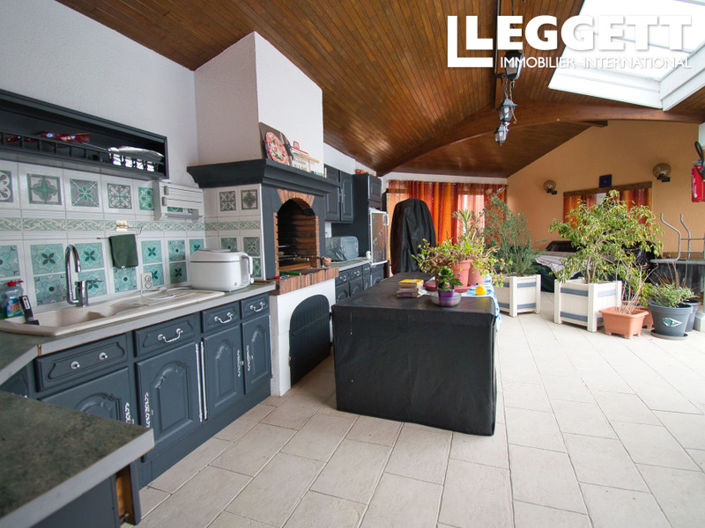 Image No.9-3 Bed House for sale