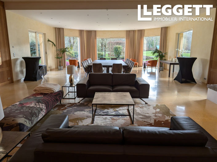 Image No.4-10 Bed House for sale