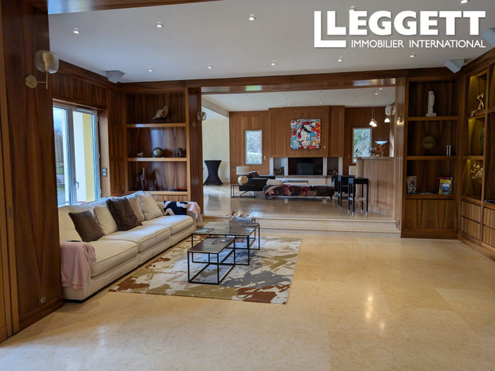 Image No.5-10 Bed House for sale