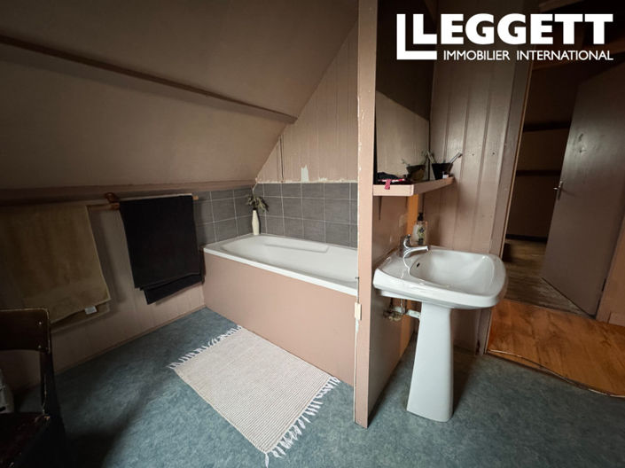 Image No.9-7 Bed House for sale