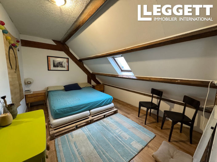 Image No.8-7 Bed House for sale