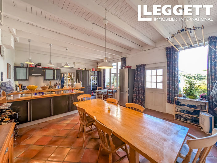 Image No.3-4 Bed House for sale