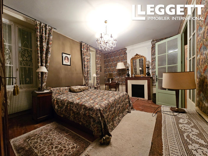 Image No.6-4 Bed House for sale