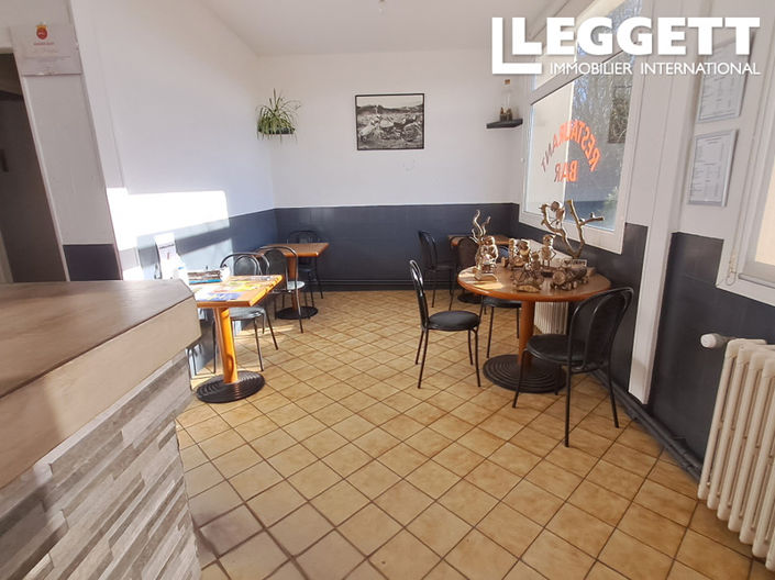 Image No.8-3 Bed Commercial for sale