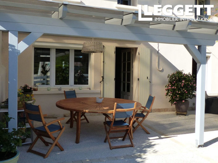 Image No.2-4 Bed House for sale