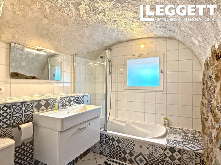 Image No.10-4 Bed House for sale