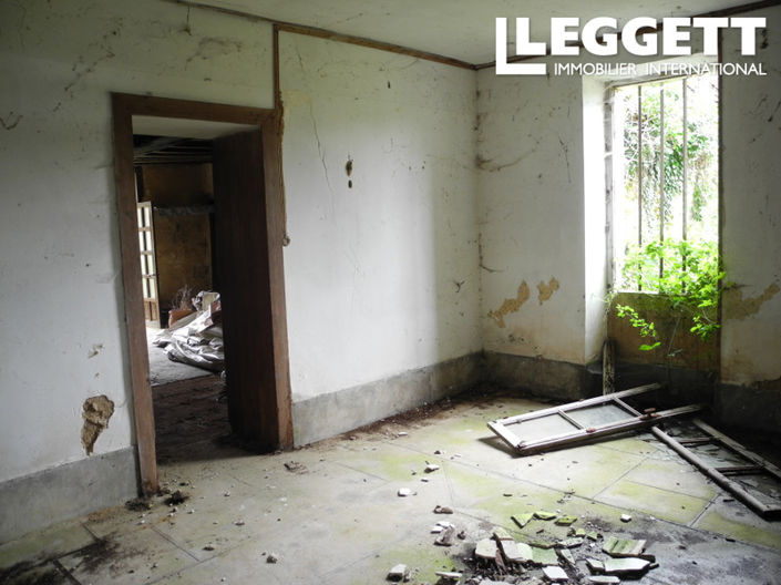 Image No.5-2 Bed House for sale